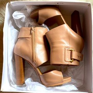 Nine West cuffed gladiator sandal